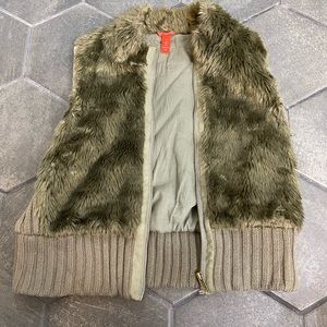 Chelsea and violet green vest L